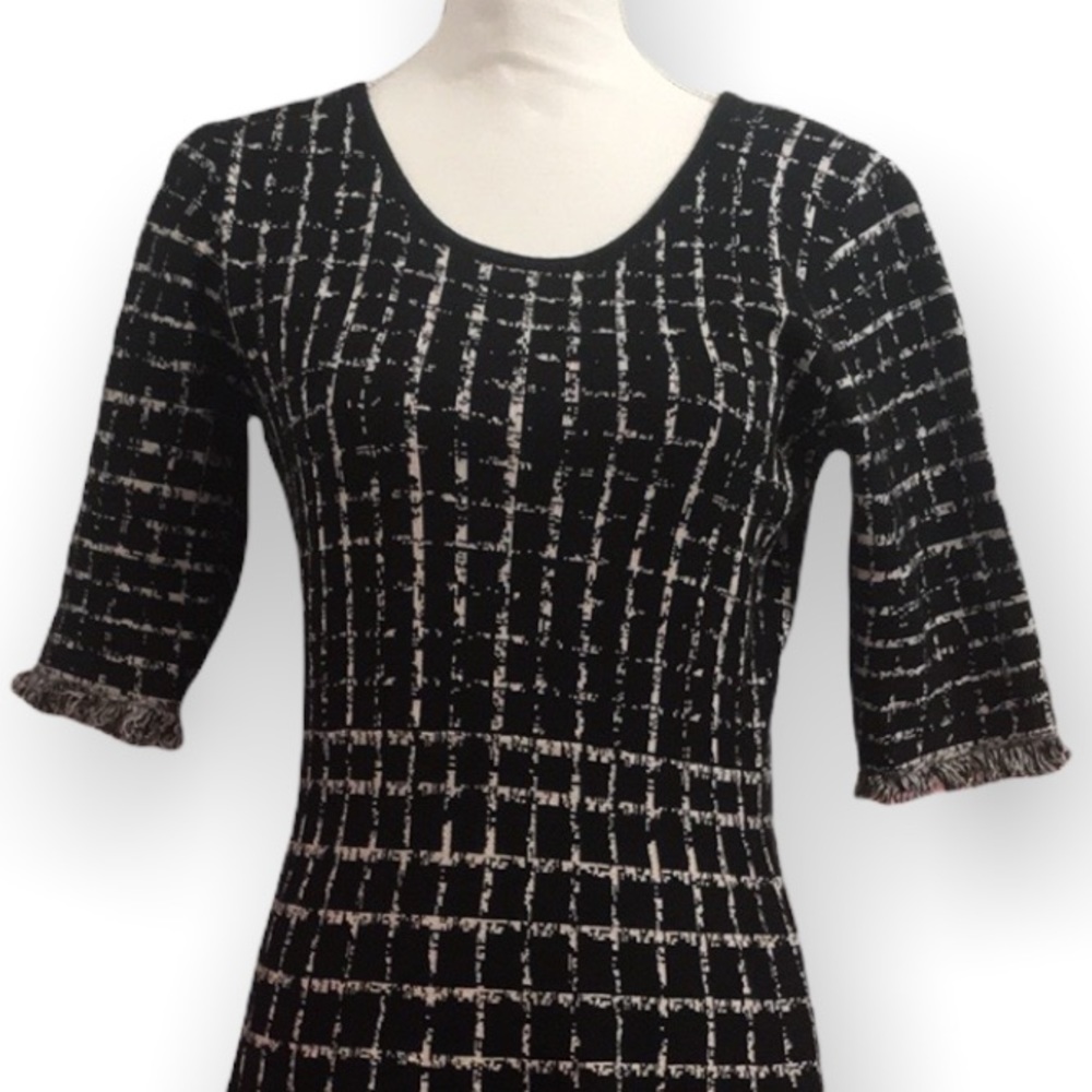 Taylor Dress - Picture 3 of 9